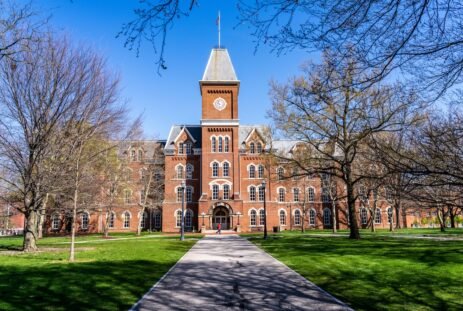 how-students-can-avoid-the-full-cost-of-college