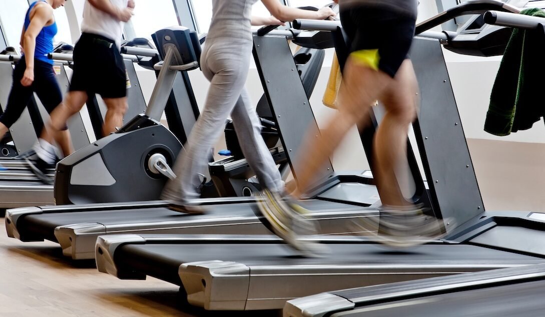 americans-expect-to-spend-$4,700-on-2026-resolutions-—-here’s-how-to-cut-that-in-half