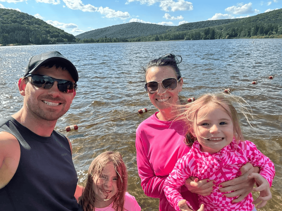 how-we-quit-our-9-5-jobs-and-built-a-$1,000,000+-online-business-to-reach-financial-freedom