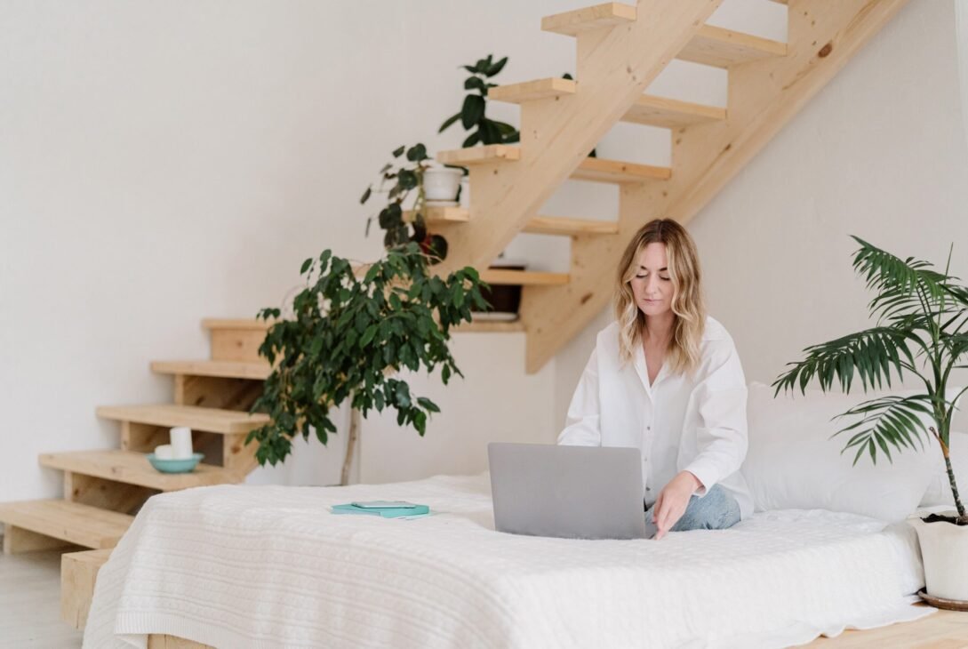 14-boring-businesses-that-make-money-month-after-month