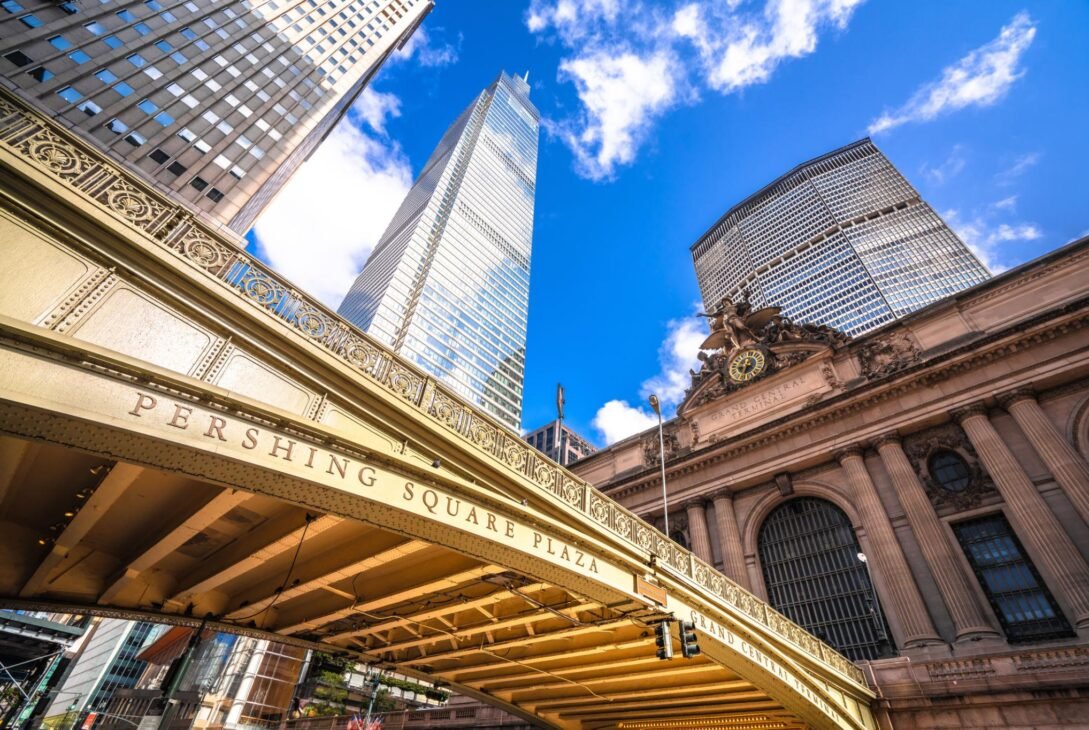 why-pershing-square-holdings-trades-at-a-deep-discount-to-nav