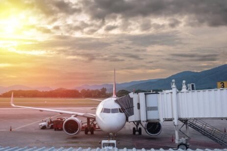 14-best-airport-jobs-that-pay-well-(and-some-let-you-fly-for-free)