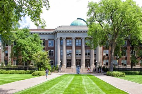 why-is-college-so-expensive?-5-forces-behind-rising-tuition-costs