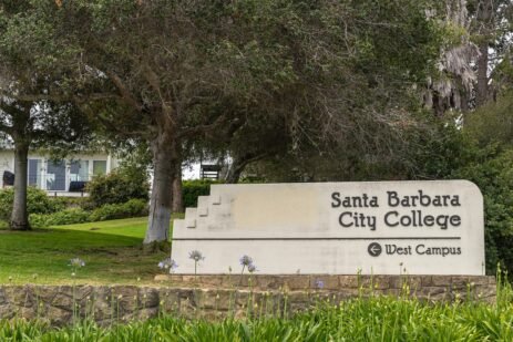 community-college-enrollment-climbs-as-18-to-20-year-olds-lead