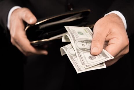 college-students-expect-$80,000-starting-salaries-—-the-real-number-is-$24,000-less