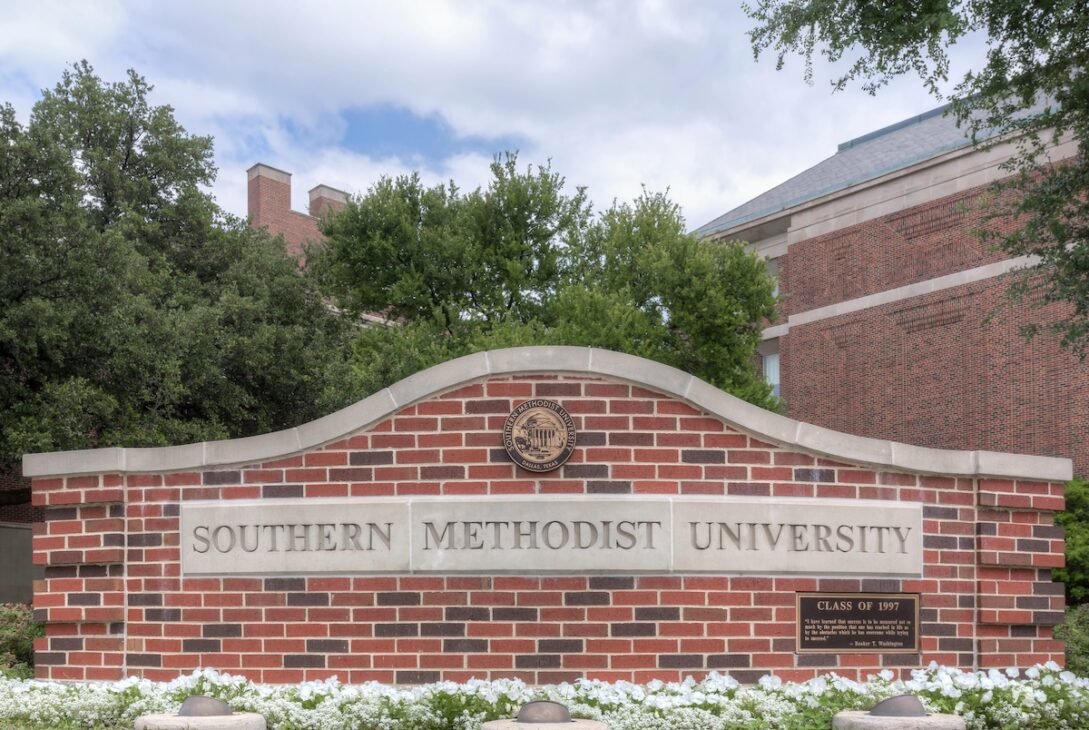 how-mandatory-college-fees-like-smu’s-$8,080-catch-families-off-guard