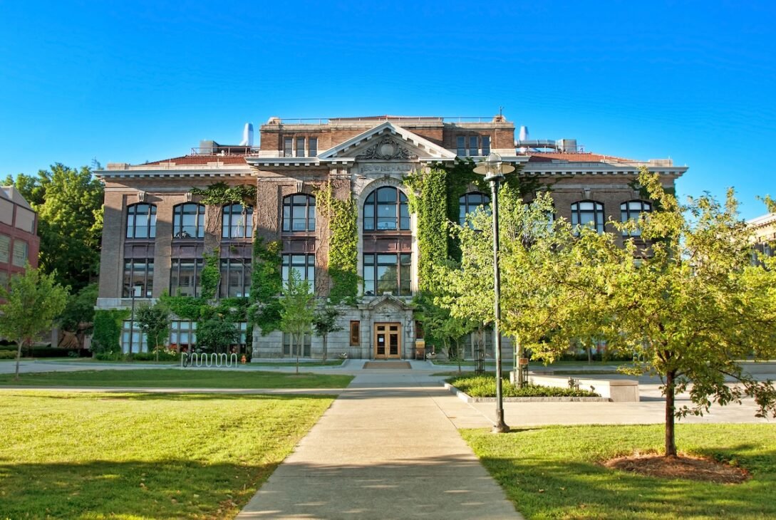 syracuse-university-admits-first-budget-deficit-in-years-after-missing-2026-enrollment