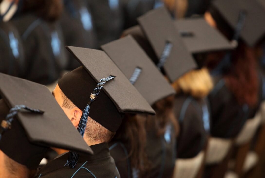 new-data-reveals-a-growing-class-of-americans:-educated-but-not-wealthy
