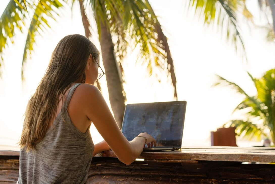 16-location-independent-business-ideas-you-can-run-from-anywhere