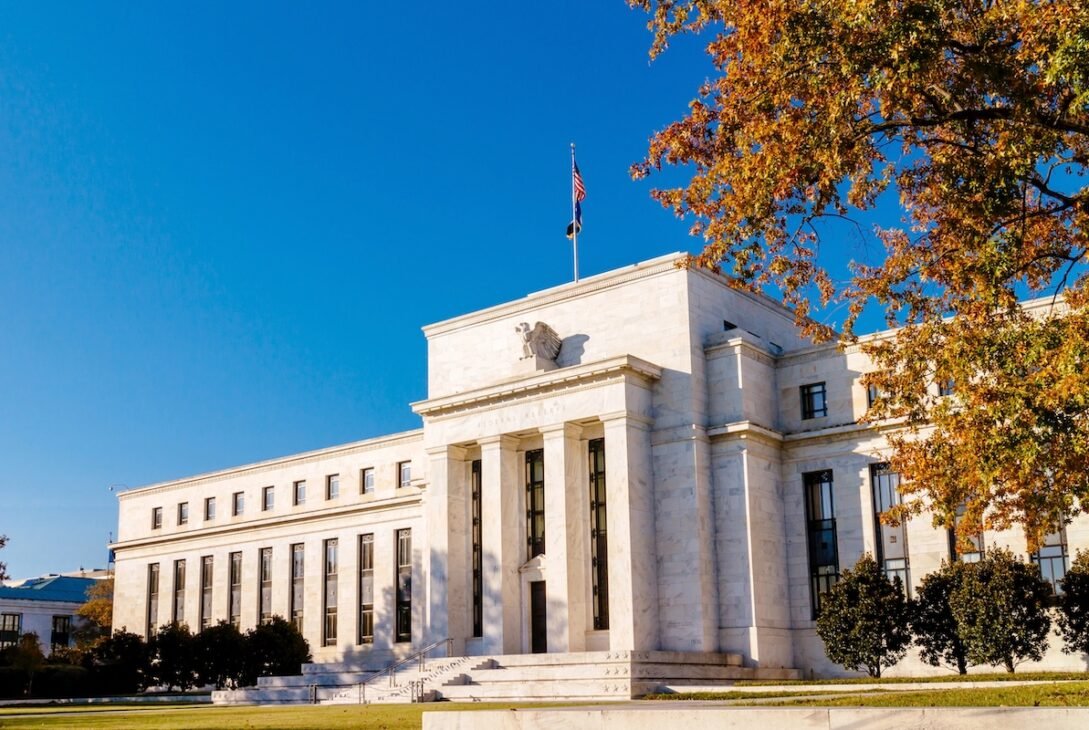 fewer-borrowers-are-falling-seriously-behind-on-student-loans,-federal-reserve-data-shows