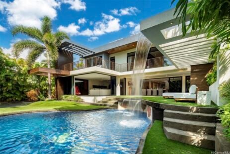 buying-a-mansion-in-paradise-might-be-backwards