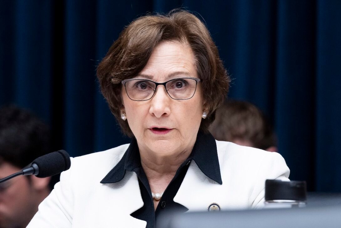 new-bill-would-use-irs-data-to-automatically-put-struggling-student-loan-borrowers-into-low-payments