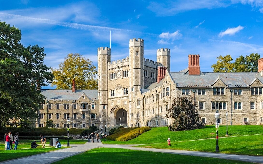 why-elite-colleges-are-racing-to-offer-free-tuition