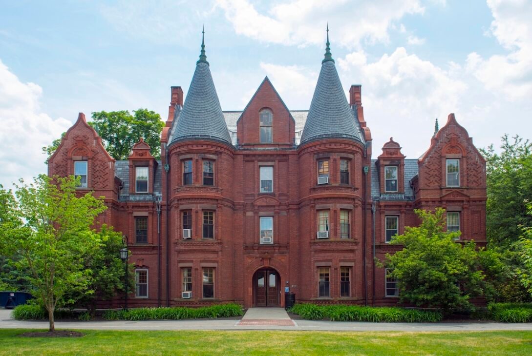 wellesley-goes-tuition-free-at-$200,000,-joining-harvard-and-mit
