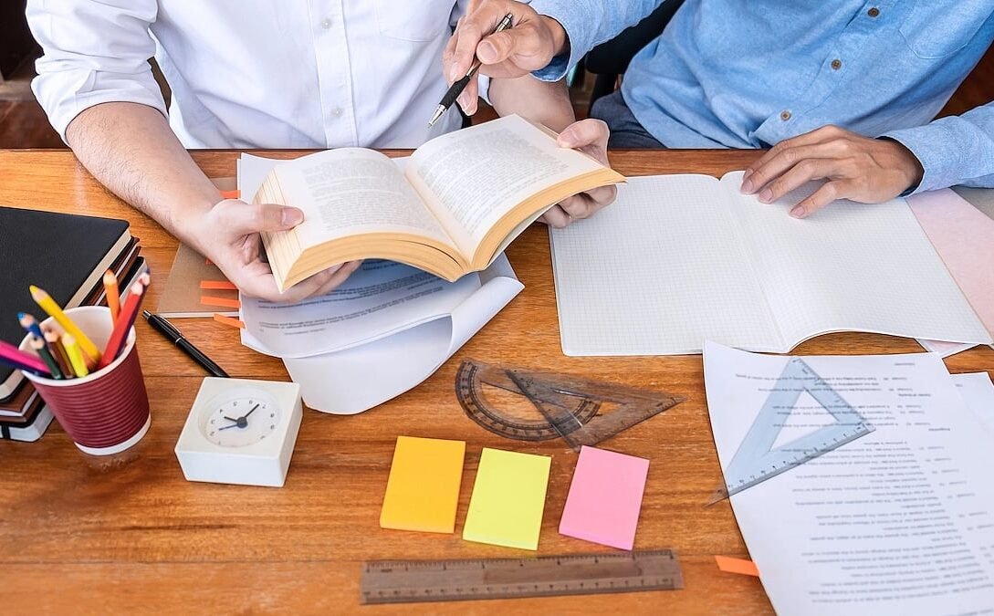 what-is-college-counseling?-what-it-covers,-what-it-costs,-and-when-to-start