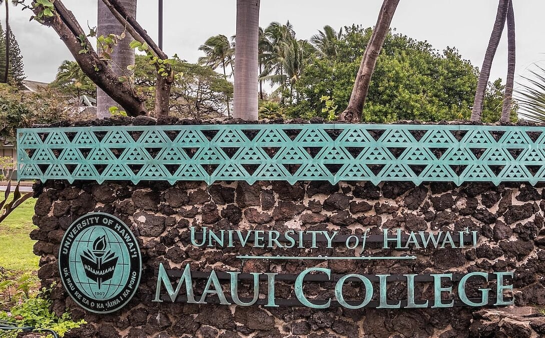 university-of-hawaiʻi-opens-all-10-campuses,-including-uh-manoa,-to-seniors-with-no-application